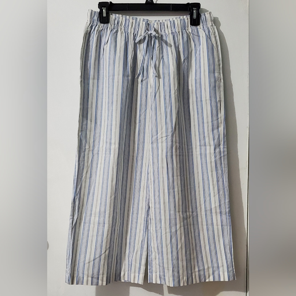 Uniclo women's striped capris pants NWT